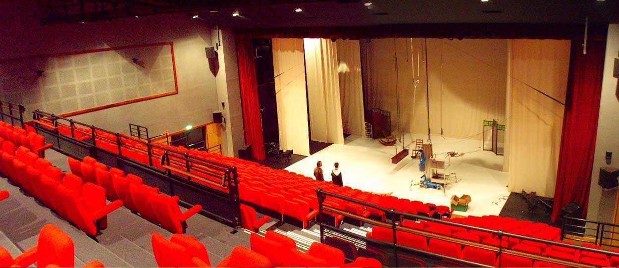 montage et organisation d'une salle de spectacle